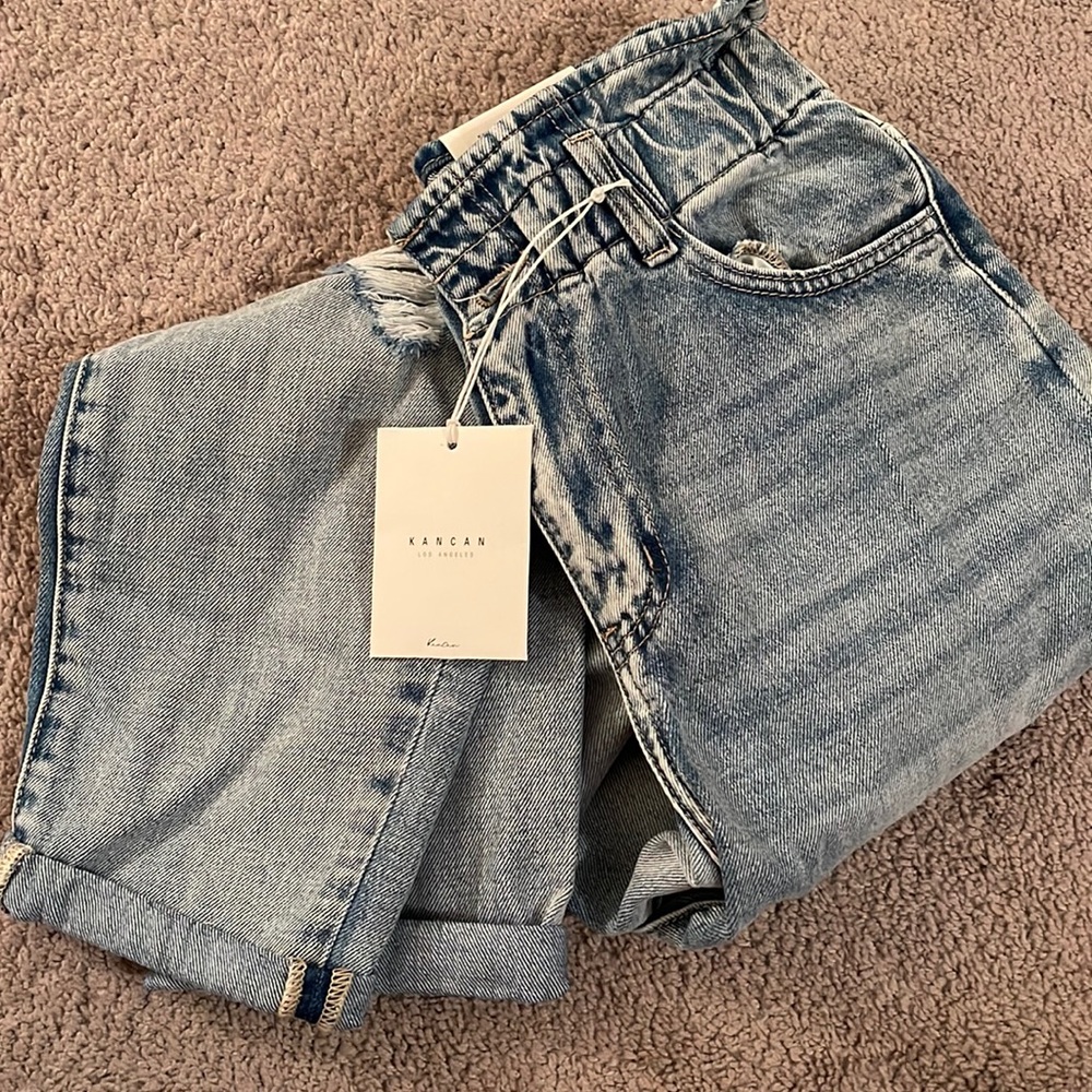 I have to much hips for these pants! Regularly size 6-8. Fits like a size 4-6.